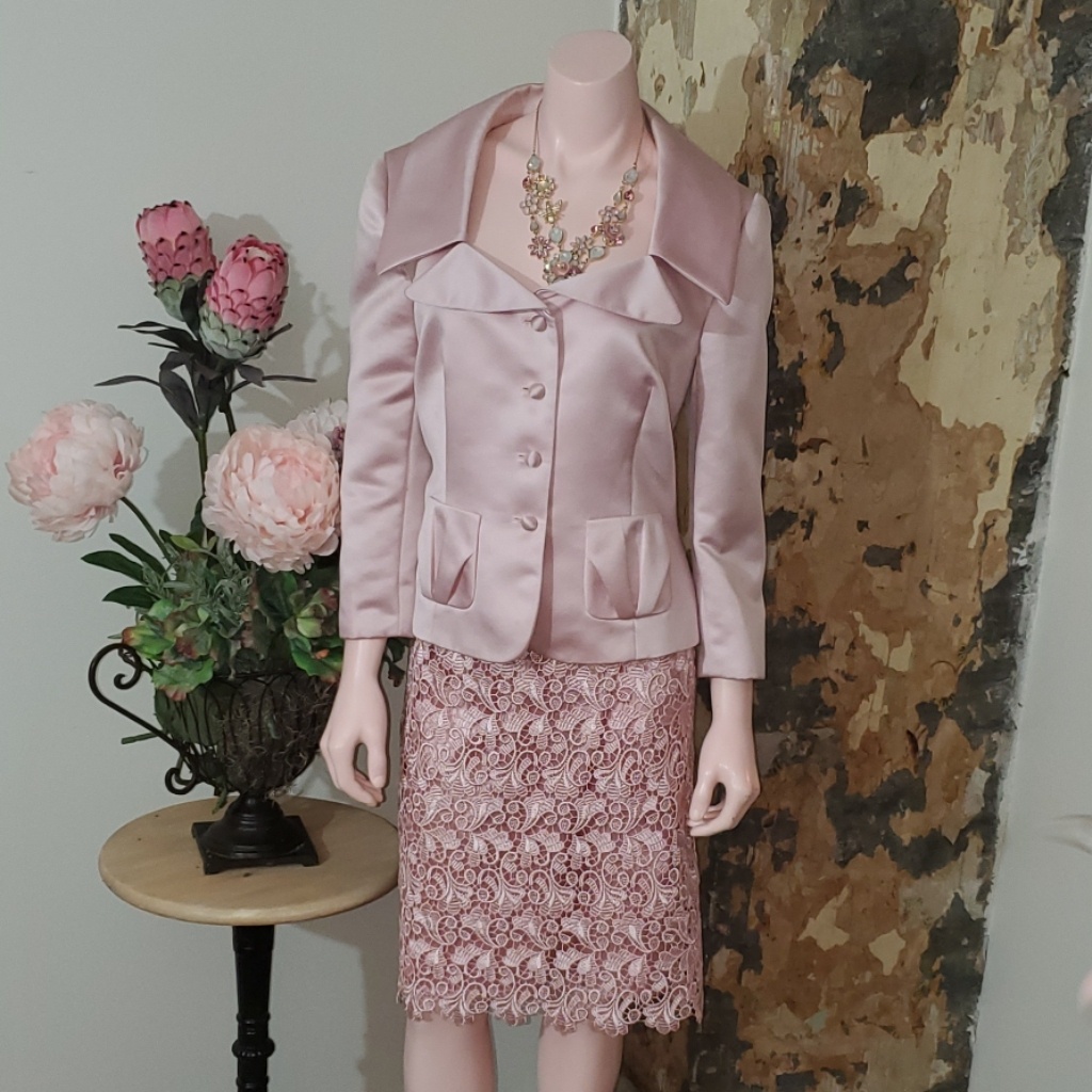 Womens Size 8 Suit